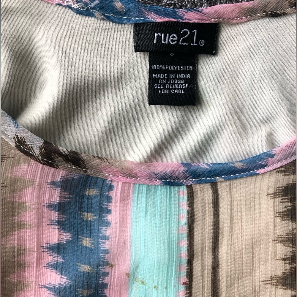 Patterned Crop Top - Picture 6 of 6